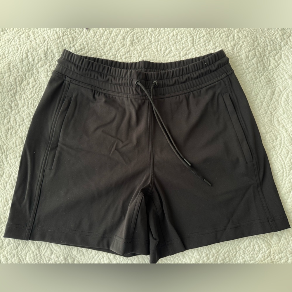Aritzia TnAction/TnaSLICK™ Warm-Up 5" Short